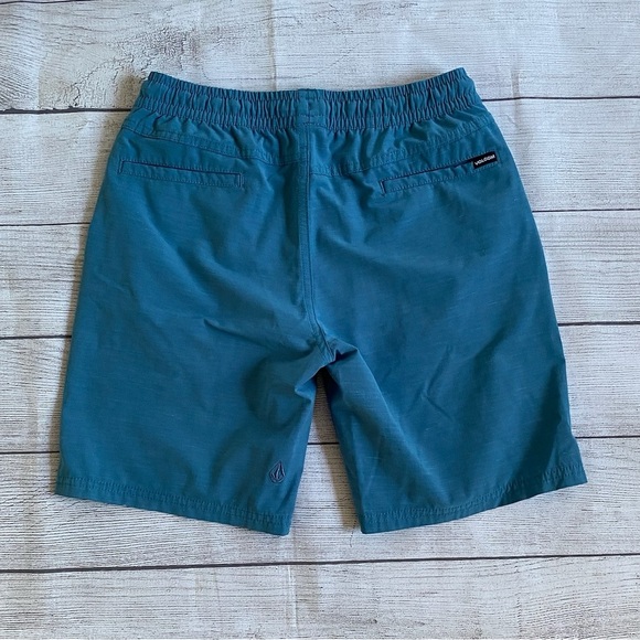 Volcom Boys Blue Shorts Lightweight Elastic Waist - Picture 3 of 3